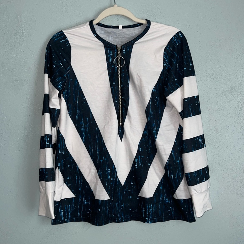 Women’s size small long sleeve shirt. Brand new, never worn